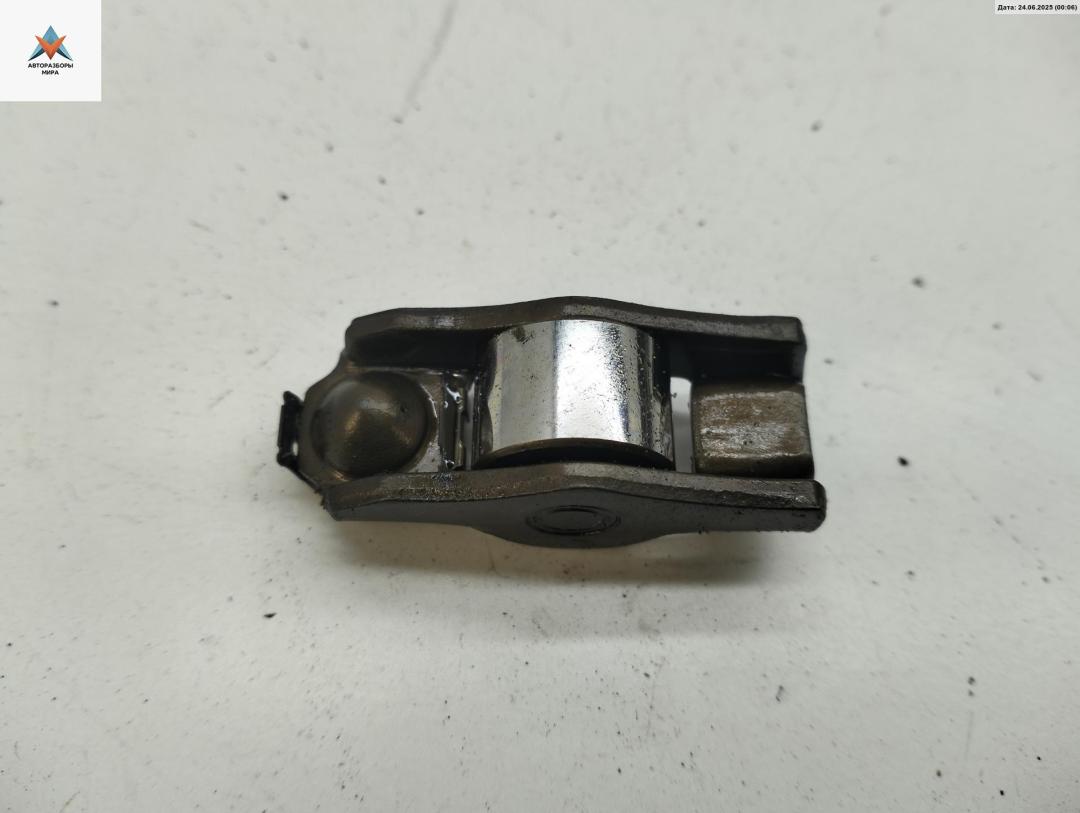 коромысло клапана (рокер) SEAT Ibiza 4 поколение 2008, 1.4 л., бензин, МКПП, жёлтый, хетчбэк 5 дв. - фото №1