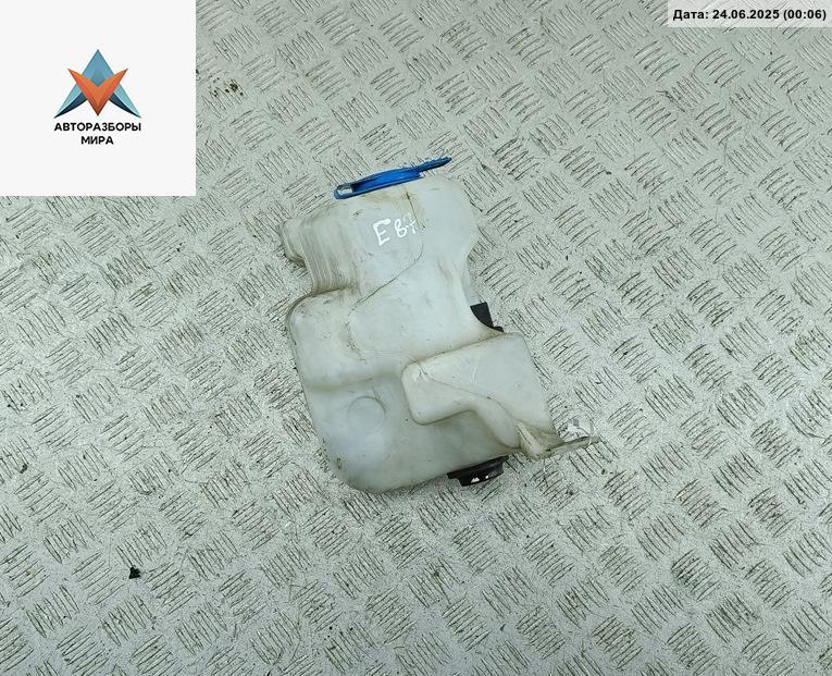 бачок омывателя Volkswagen Golf 4 поколение 2000, 1.9 л., дизель, универсал, 1J0955453B - фото №1