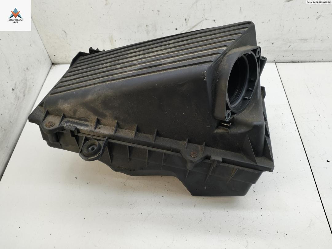 корпус воздушного фильтра Volkswagen Golf 4 поколение 2000, 1.9 л., дизель, МКПП, синий, универсал, 1J0129620 - фото №1