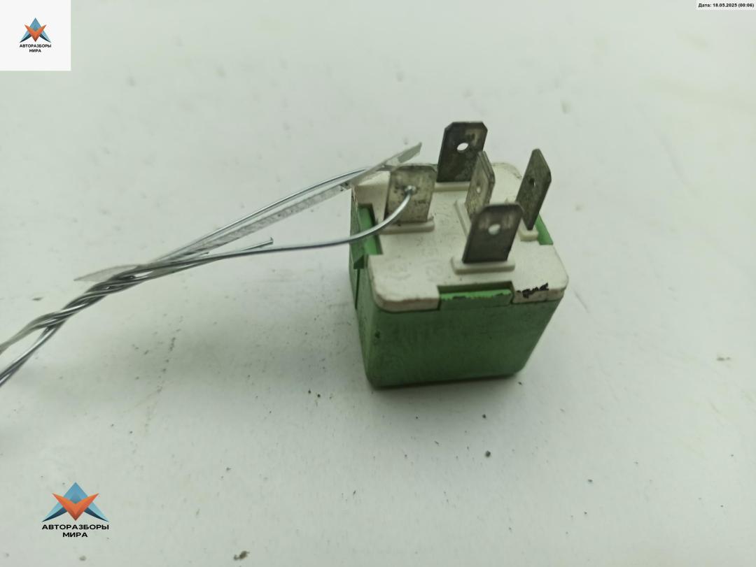 блок управления вентилятором (реле) Citroen C5 1 поколение 2003, 1.8 л., бензин, МКПП, синий, хетчбэк 5 дв., 9620725080 - фото №1