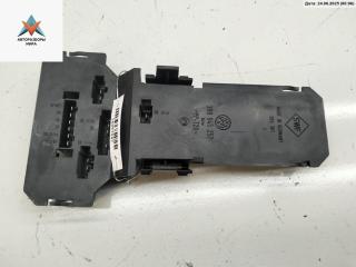 Плата фонаря заднего правого Volkswagen Passat B5 1998, 1.6 л., бензин, МКПП, зелёный, универсал, 3B9945257