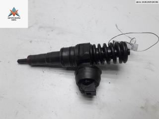 форсунка Volkswagen Golf 5 поколение 2006, 2.0 л., дизель, АКПП, красный, хетчбэк 5 дв., 038130073DQ