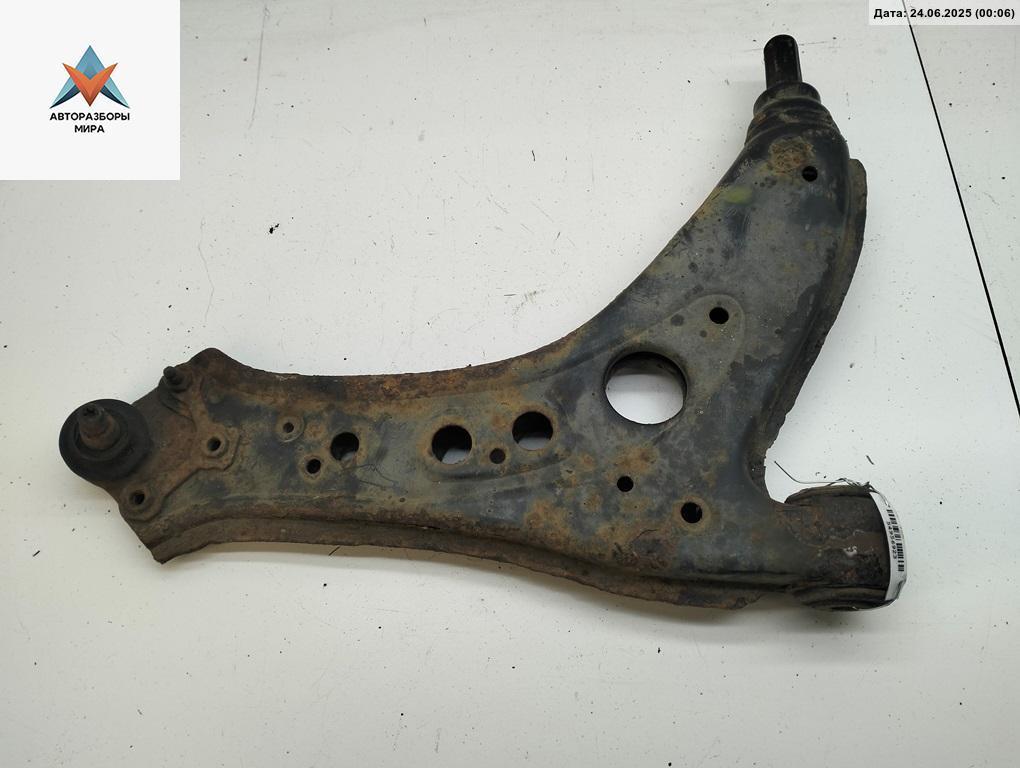 рычаг передний правый Volkswagen Polo 4 поколение 2002, 1.2 л., бензин, МКПП, синий, хетчбэк 3 дв., 6Q0407151E - фото №1