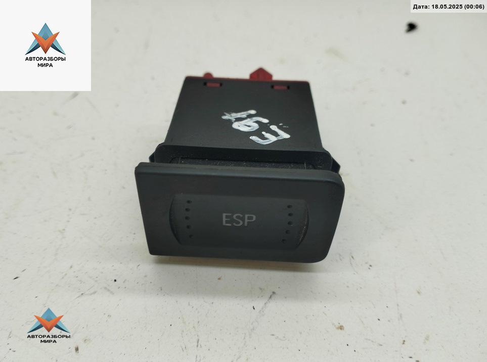 кнопка (выключатель) Volkswagen Golf 4 поколение 2000, 1.9 л., дизель, МКПП, синий, универсал, 1J0927134A - фото №1