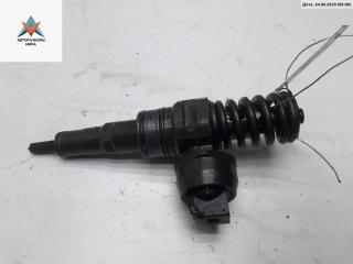 форсунка Volkswagen Golf 5 поколение 2006, 2.0 л., дизель, АКПП, красный, хетчбэк 5 дв., 038130073DQ