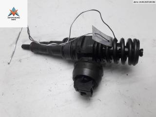 форсунка Volkswagen Golf 5 поколение 2006, 2.0 л., дизель, АКПП, красный, хетчбэк 5 дв., 038130073DQ
