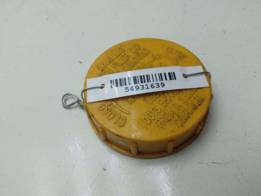 Крышка бачка тормозной жидкости Subaru Forester 2010, 2.0 л., дизель, МКПП, чёрный, внедорожник 5 дв.