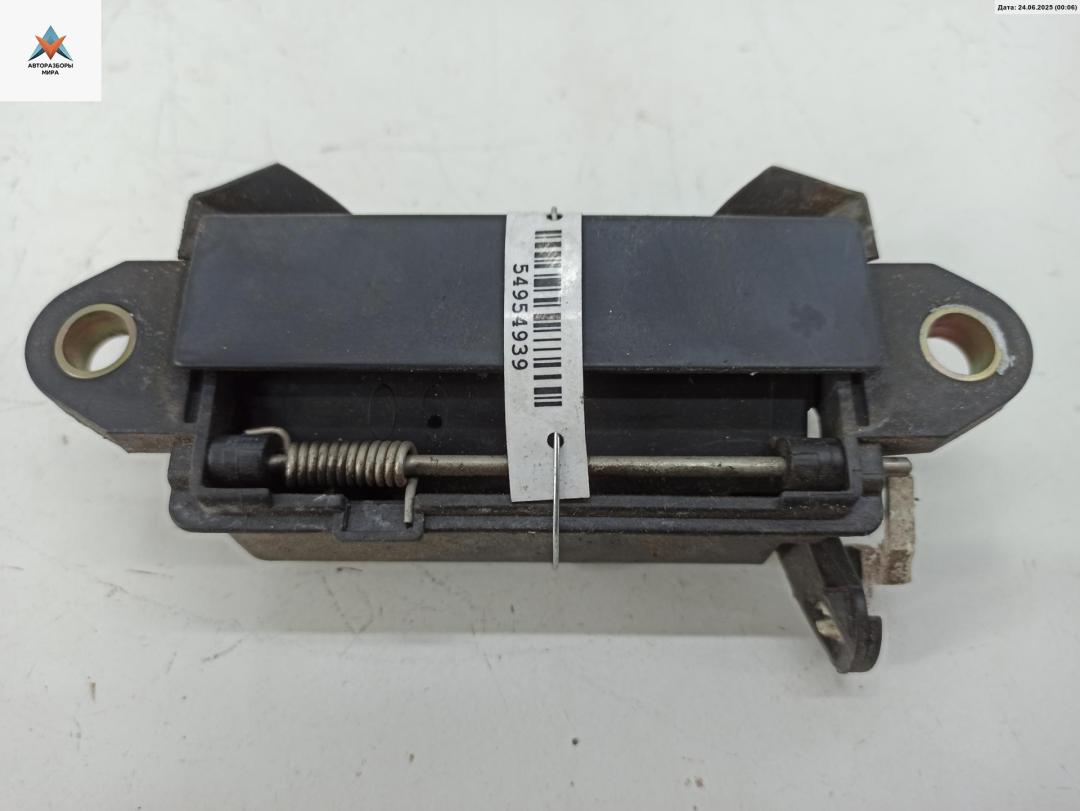 ручка наружная задняя правая Audi A4 B5 1996, 1.6 л., бензин, АКПП, серый, седан, 4A0839206 - фото №1