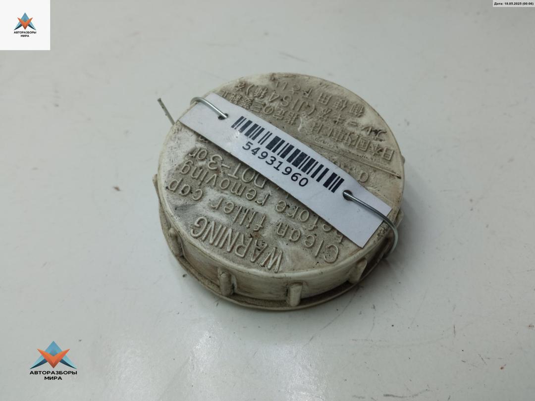 Крышка бачка тормозной жидкости Mitsubishi Space Runner 2 поколение 2000, 2.4 л., бензин, МКПП, красный, минивэн - фото №1