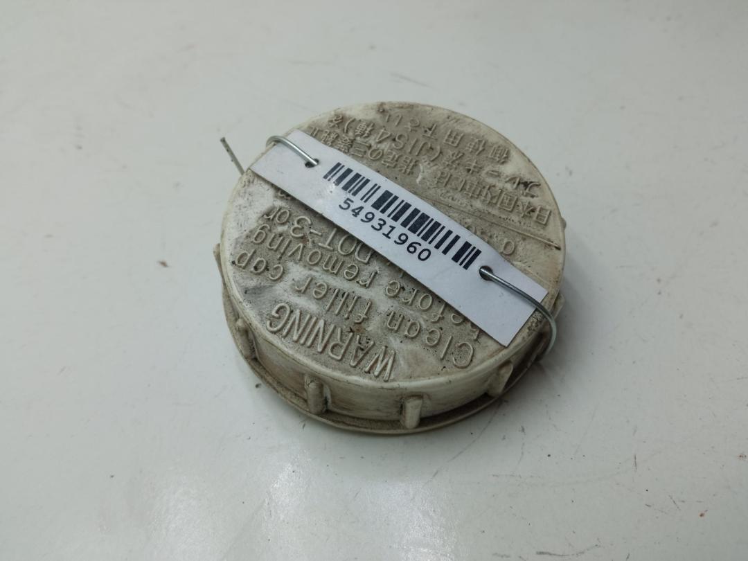 Крышка бачка тормозной жидкости Mitsubishi Space Runner 2000, 2.4 л., бензин, МКПП, красный, минивэн