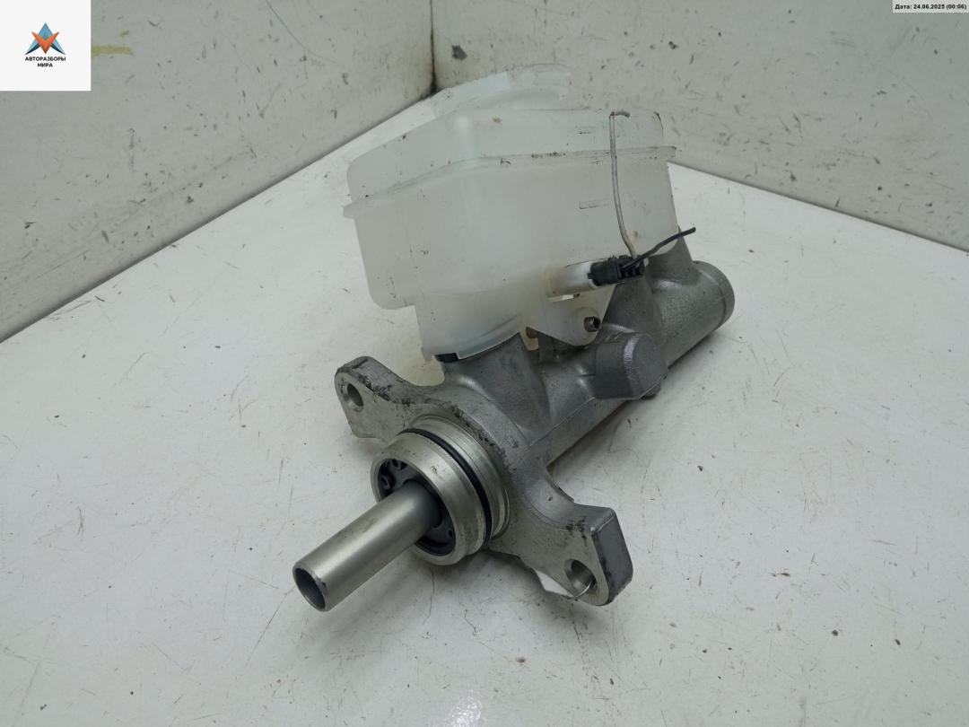 цилиндр тормозной главный Subaru Forester 3 поколение (SH) 2010, 2.0 л., дизель, МКПП, чёрный, внедорожник 5 дв. - фото №1