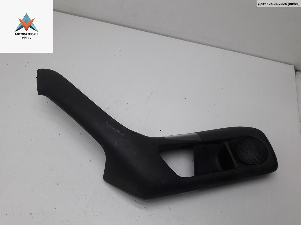 ручка внутренняя задняя правая Volkswagen Golf 3 поколение 1997, 1.6 л., бензин, МКПП, красный, хетчбэк 5 дв., 1H4867072D - фото №1