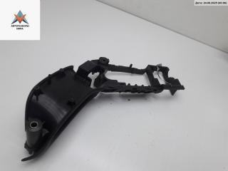 Корпус (держатель) ручки двери передней правой Volkswagen Golf 3 поколение 1997, 1.6 л., бензин, МКПП, красный, хетчбэк 5 дв., 1H0867180B