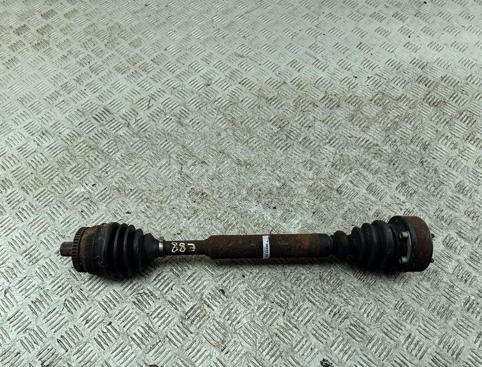 полуось передняя правая (приводной вал, ШРУС) Volkswagen Passat B5+ (GP) 2001, 1.6 л., бензин, МКПП, синий, седан