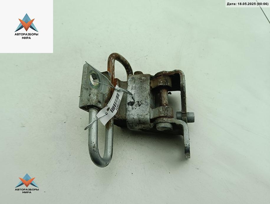 петля двери Volkswagen Golf 5 поколение 2004, серый, хетчбэк 5 дв., 1K0831412H - фото №1