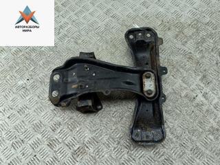 кронштейн КПП Subaru Forester 3 поколение (SH) 2010, 2.0 л., дизель, МКПП, чёрный, внедорожник 5 дв.