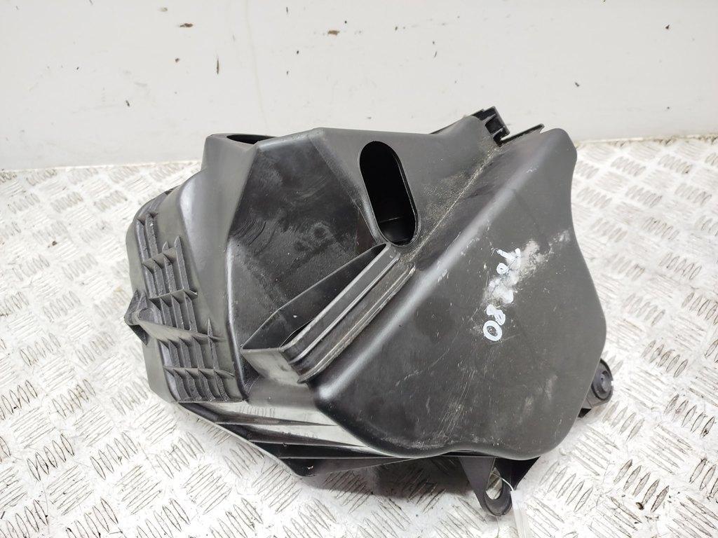 корпус воздушного фильтра BMW 1 E81/E87 2007, 1.6 л., бензин, МКПП, серый, хетчбэк 5 дв., 13717567174, 13717524412