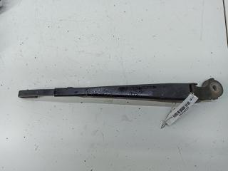 Щеткодержатель (поводок стеклоочистителя) задний Audi A6 4B/C5 1998, 2.4 л., бензин, МКПП, синий, универсал, 8D9955407A