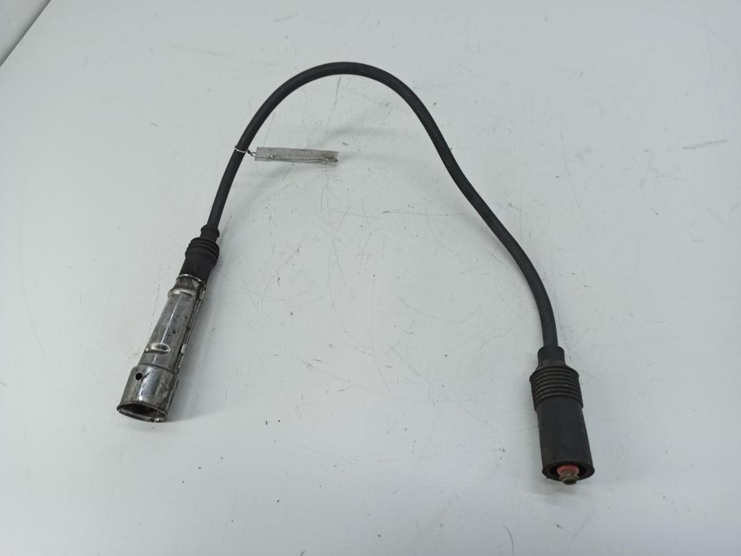 провод высоковольтный Audi 80 B3 1990, 1.8 л., бензин, МКПП, красный, седан, 036035255E