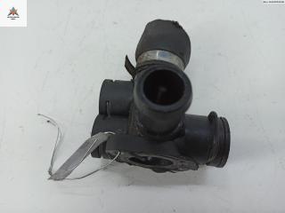 фланец (тройник) системы охлаждения Audi 80 8A/B3 1990, 1.8 л., бензин, МКПП, красный, седан