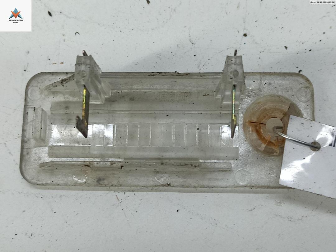 подсветка номера Audi A6 4B/C5 1998, 2.4 л., бензин, МКПП, синий, универсал, 54948 - фото №1