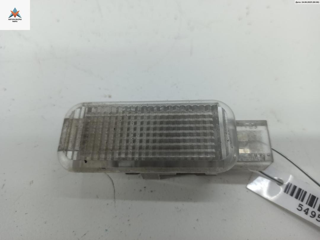 фонарь салона (плафон) Audi A6 Allroad Quattro C5 2001, 2.5 л., дизель, АКПП, серый, универсал, 4B0947415 - фото №1