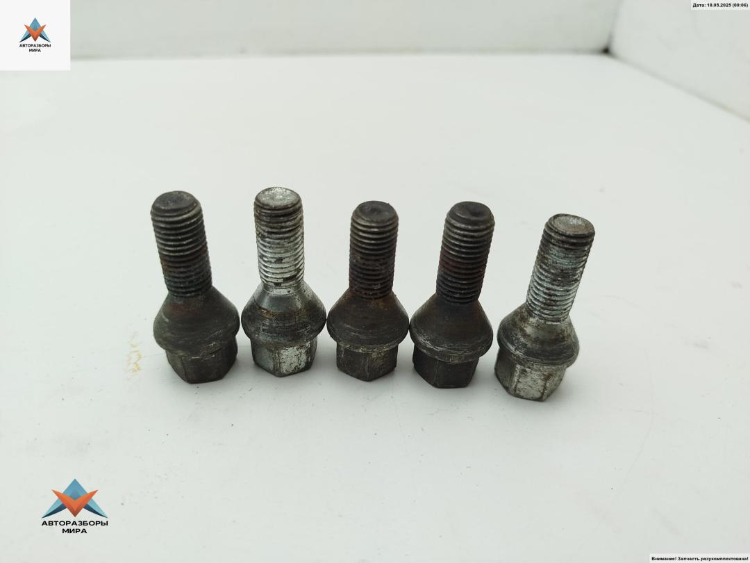 болт колесный BMW 5 серия E39 1999, 3.0 л., дизель, АКПП, серый, универсал - фото №1