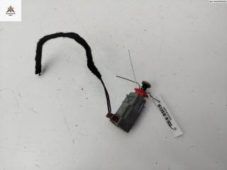 выключатель концевой (концевик) Opel Corsa D 2009, 1.0 л., бензин, МКПП, серый, хетчбэк 3 дв., 55701396, 13299720