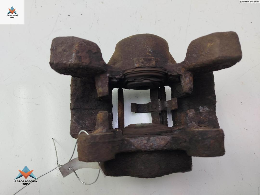 суппорт задний левый Opel Vectra B 1998, 1.6 л., бензин, МКПП, красный, седан - фото №1