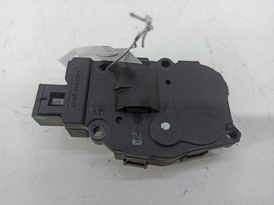 моторчик заслонки печки Mercedes-Benz M-Class ML W164 2006, 4.0 л., дизель, АКПП, чёрный, внедорожник 5 дв., 410475520 - фото №1