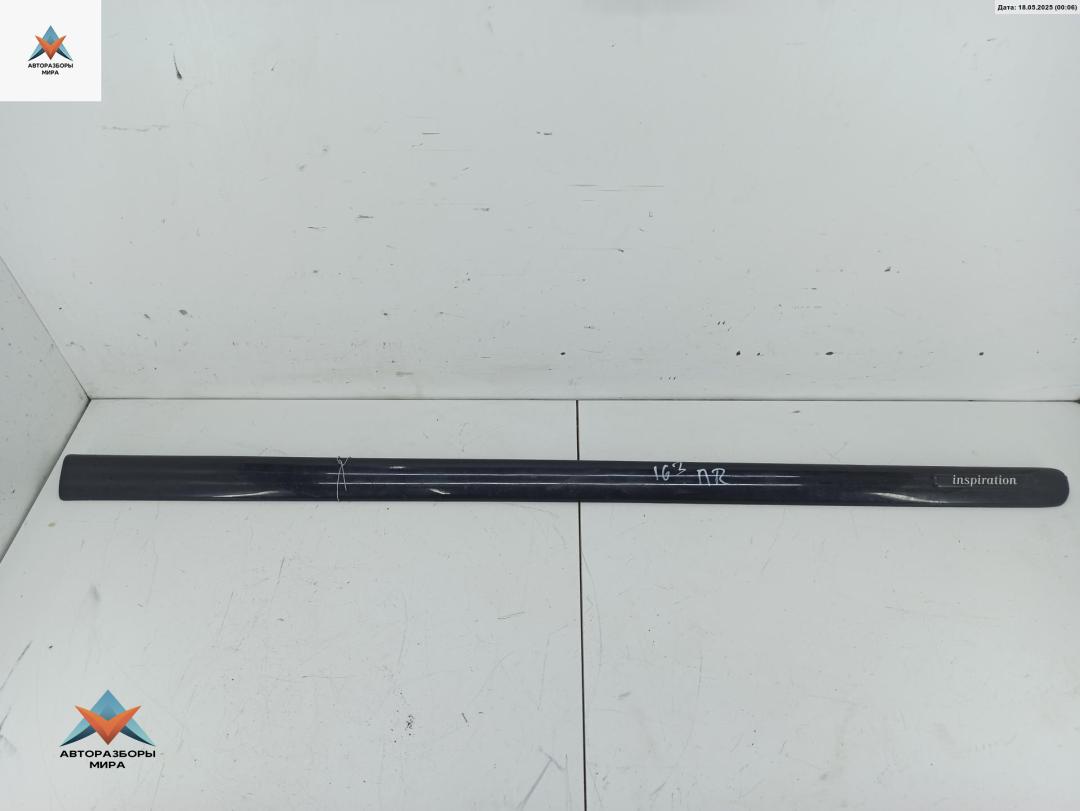 молдинг двери передней правой Mercedes-Benz M-Class ML W163 2002, 4.0 л., дизель, АКПП, чёрный, внедорожник 5 дв., 1636900262 - фото №1