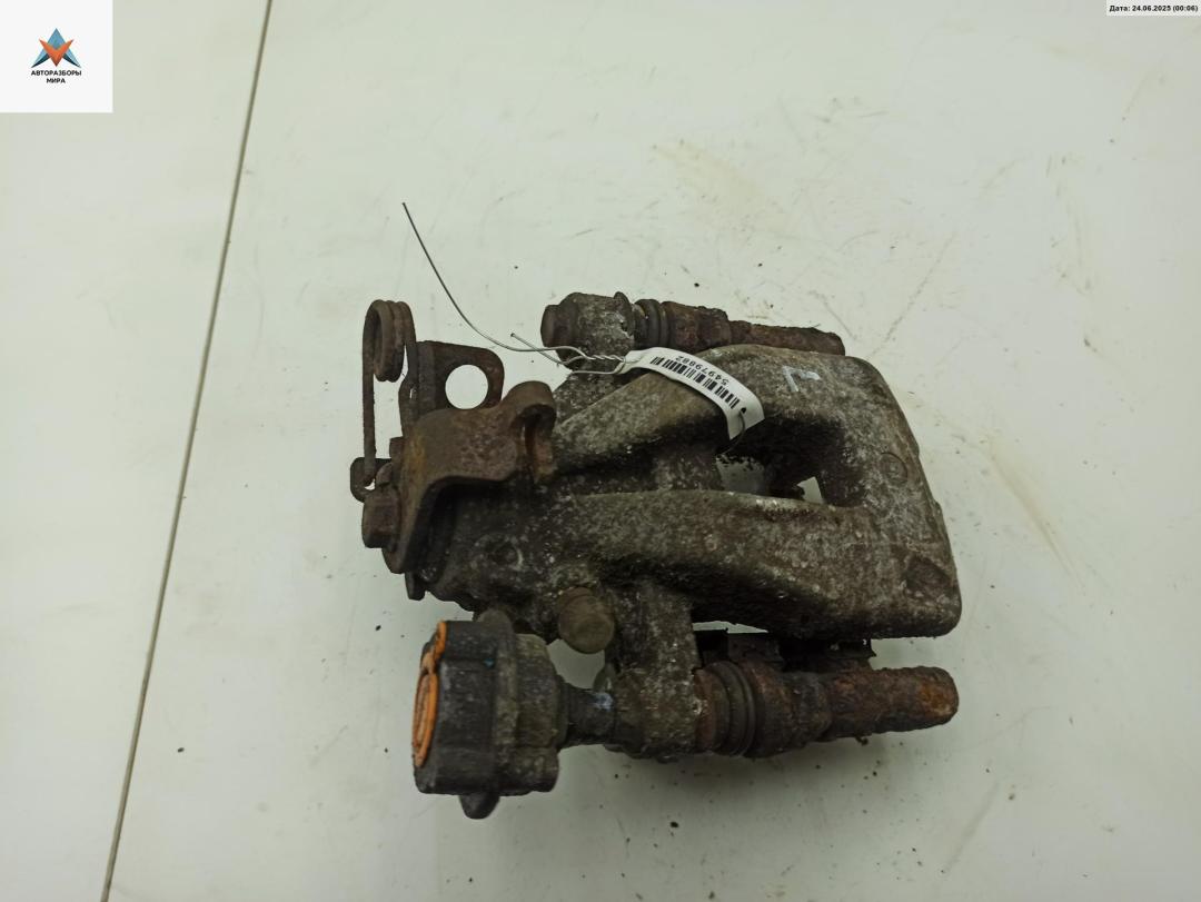 суппорт задний левый Peugeot 207 1 поколение 2007, 1.6 л., бензин, МКПП, серый, кабриолет, 968645880 - фото №1