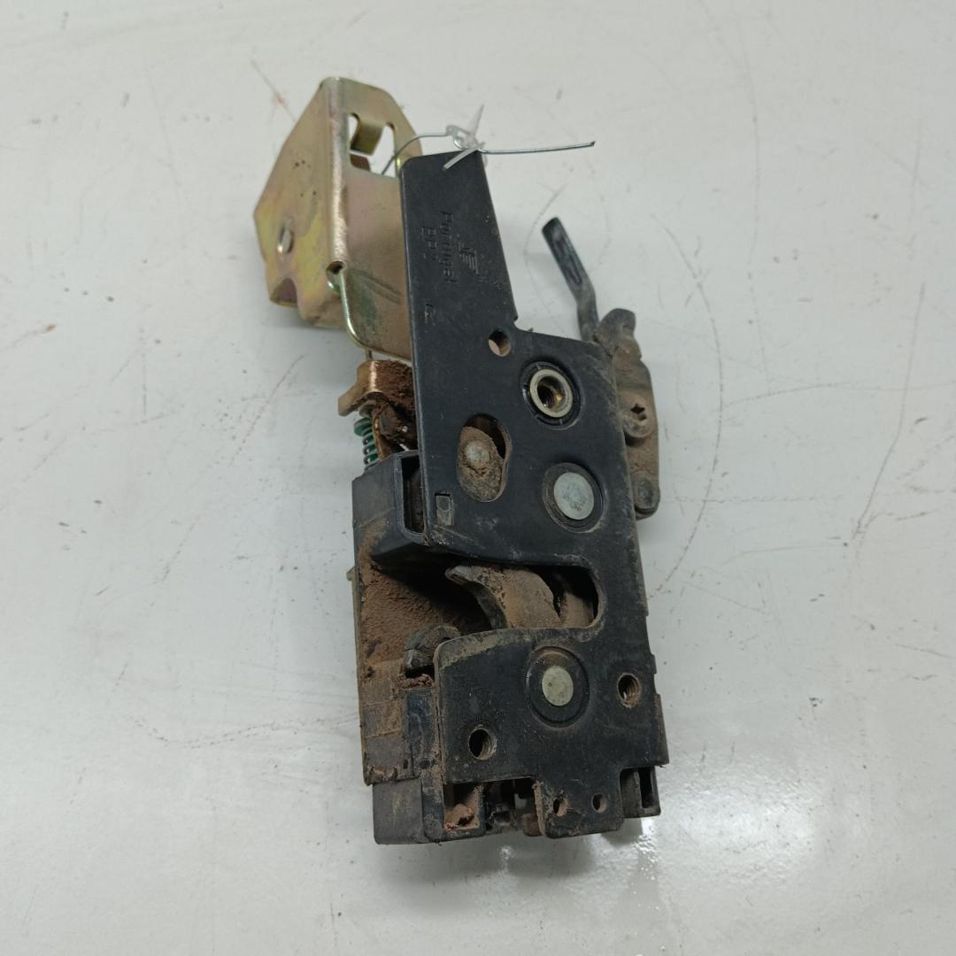 замок двери передней правой Volkswagen Sharan 2001, 1.9 л., дизель, МКПП, зелёный, минивэн, 7M3837016C
