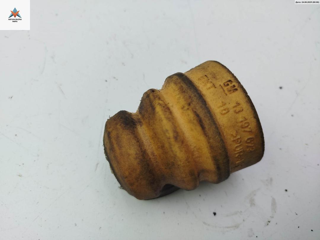 пыльник и отбойник амотртизатора Opel Corsa D 2009, 1.2 л., бензин, МКПП, белый, хетчбэк 5 дв., 13197623 - фото №1