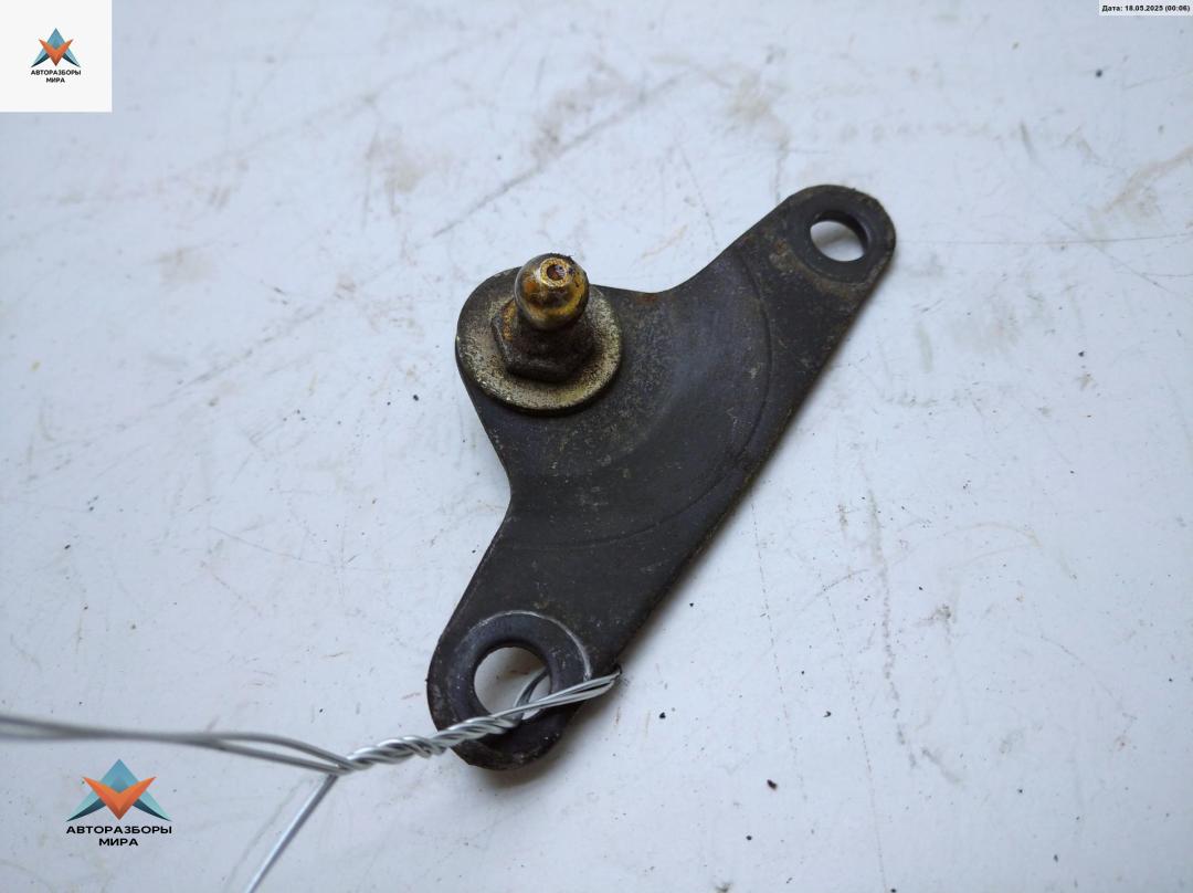 кронштейн (крепление) Mercedes-Benz Vito-1 W638 2003, 2.2 л., дизель, АКПП, белый, микроавтобус - фото №1