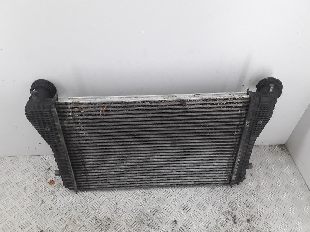 радиатор интеркулера Volkswagen Touran 2003, 2.0 л., дизель, МКПП, чёрный, минивэн, 1K0145803A