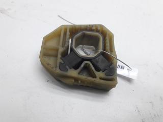 кронштейн радиатора Volkswagen Passat B6 2006, 2.0 л., бензин, АКПП, чёрный, универсал, 1K0121367G