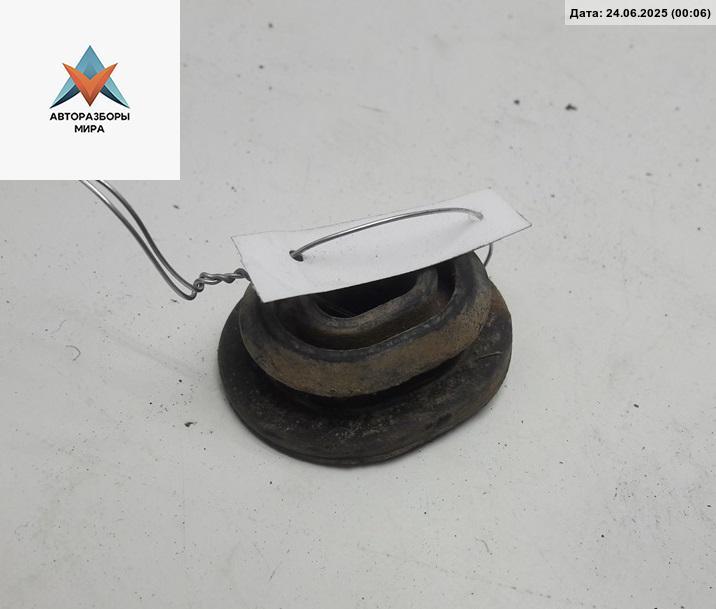 кронштейн радиатора Volkswagen Caddy 3 поколение 2005, 2.0 л., дизель, МКПП, белый, фургон, 1K0121367F - фото №1