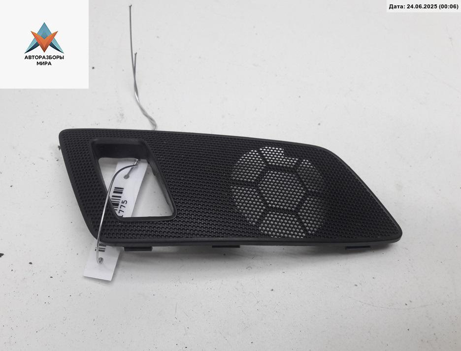 накладка декоративная Skoda Octavia mk2 (A5 1Z) 2008, 1.9 л., дизель, МКПП, чёрный, хетчбэк 5 дв., 1Z0867436 - фото №1