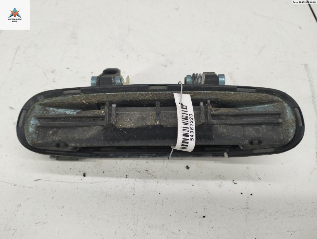 ручка наружная задняя правая Audi A6 4B/C5 1998, 2.4 л., бензин, МКПП, синий, универсал, 4B2837886 - фото №1