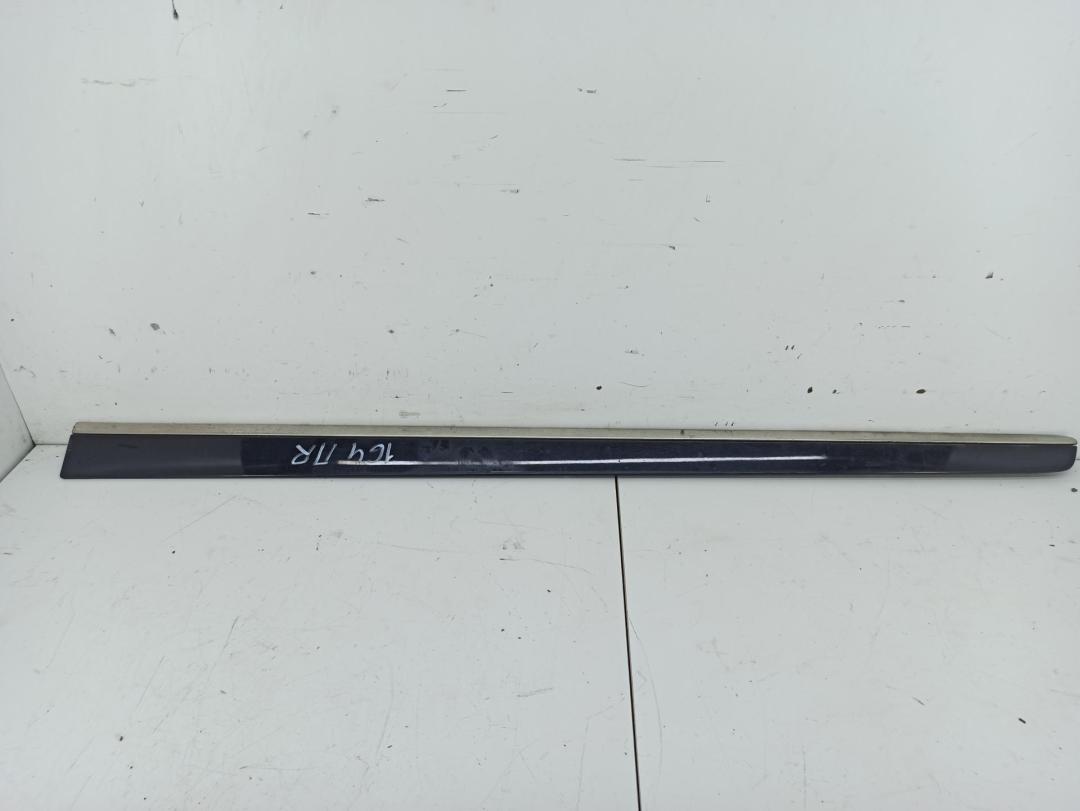молдинг двери передней правой Mercedes-Benz M-Class ML W164 2006, 4.0 л., дизель, АКПП, чёрный, внедорожник 5 дв., 1646905262 - фото №1