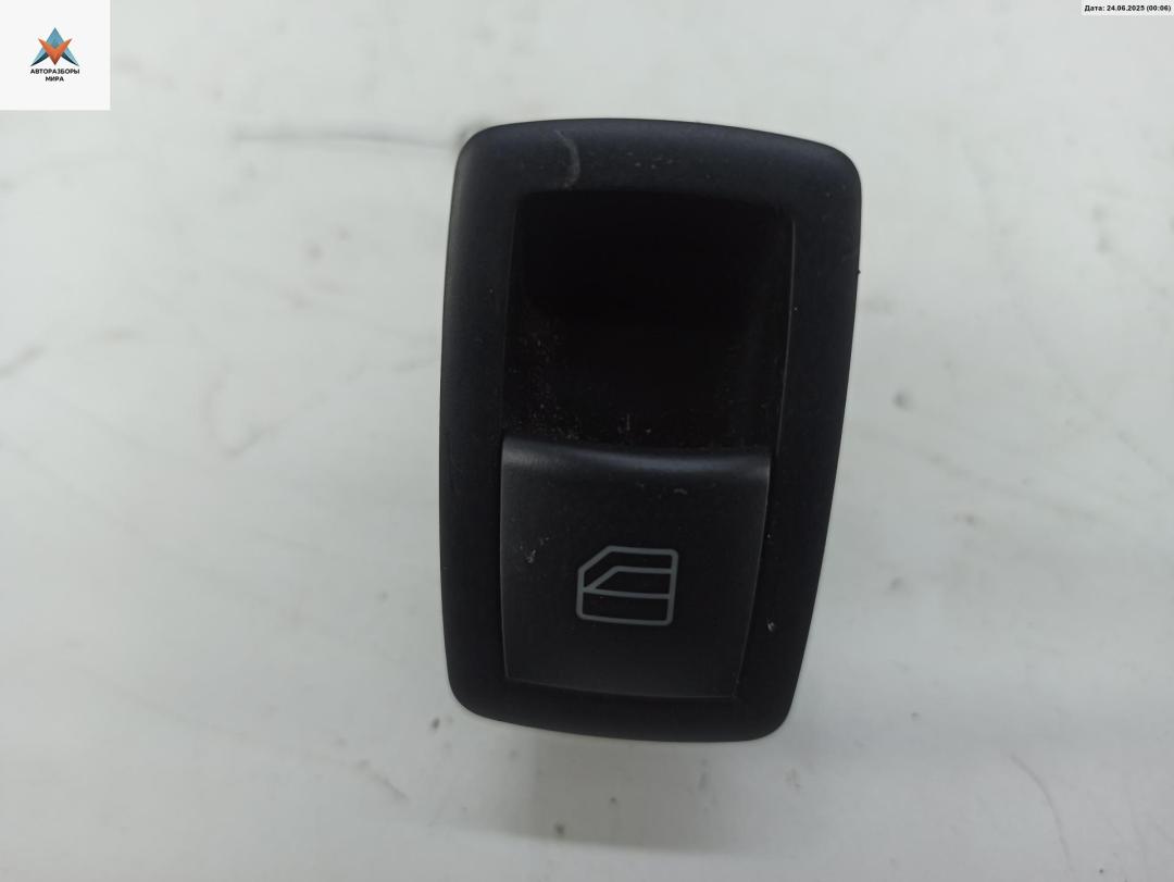 кнопка стеклоподъемника заднего правого Mercedes-Benz M-Class ML W164 2006, 4.0 л., дизель, АКПП, чёрный, внедорожник 5 дв., 2518200510 - фото №1