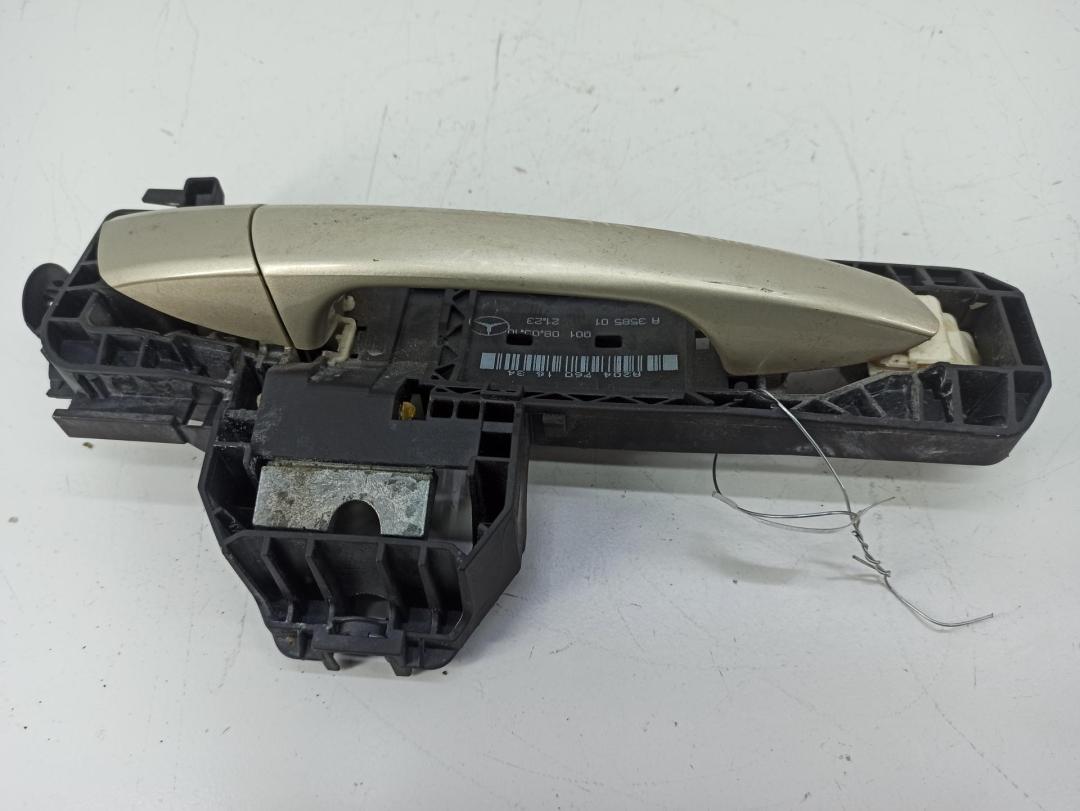 ручка наружная передняя правая Mercedes-Benz E-Класс W212/S212/C207/A207 2010, 3.0 л., дизель, АКПП, бежевый, универсал, 2047601634, 2047600270 - фото №1