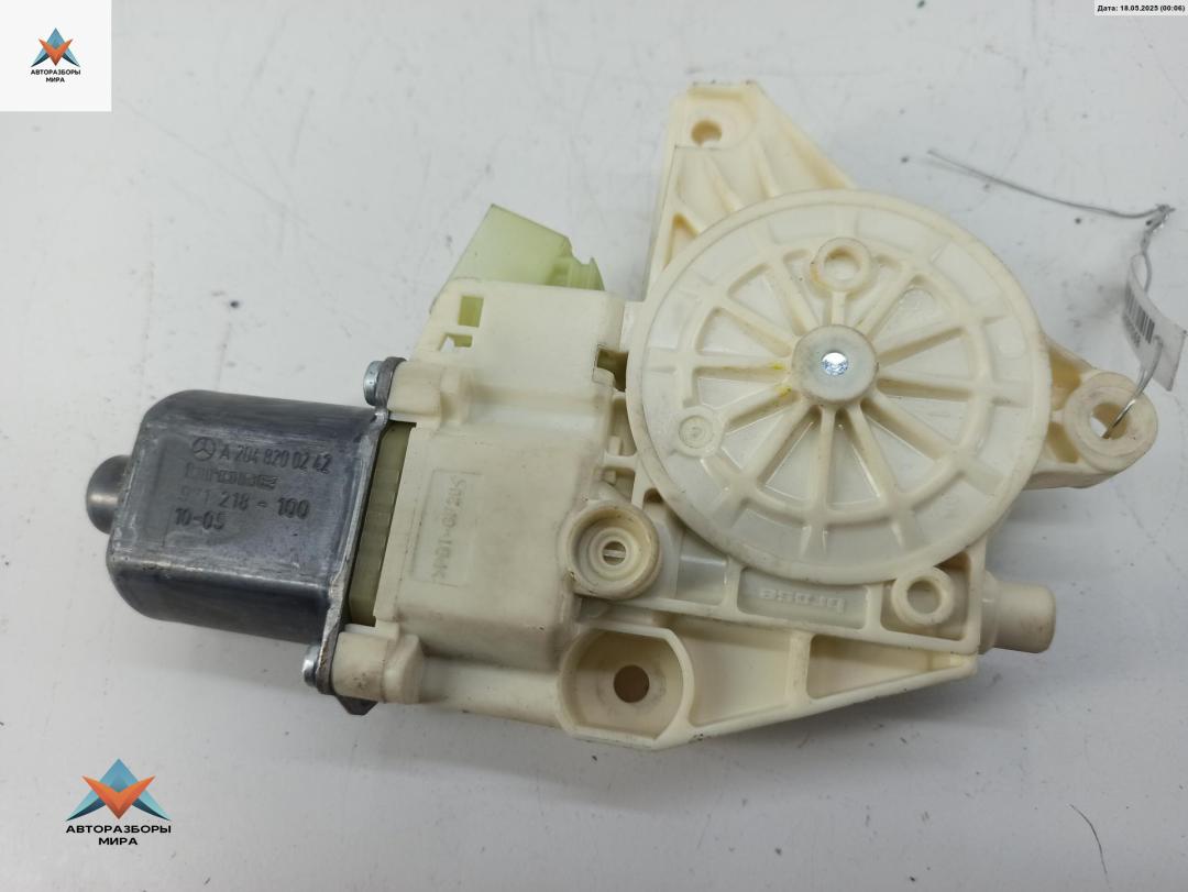 моторчик стеклоподъемника передний правый Mercedes-Benz E-Класс W212/S212/C207/A207 2010, 3.0 л., дизель, АКПП, бежевый, универсал, 2048200242 - фото №1