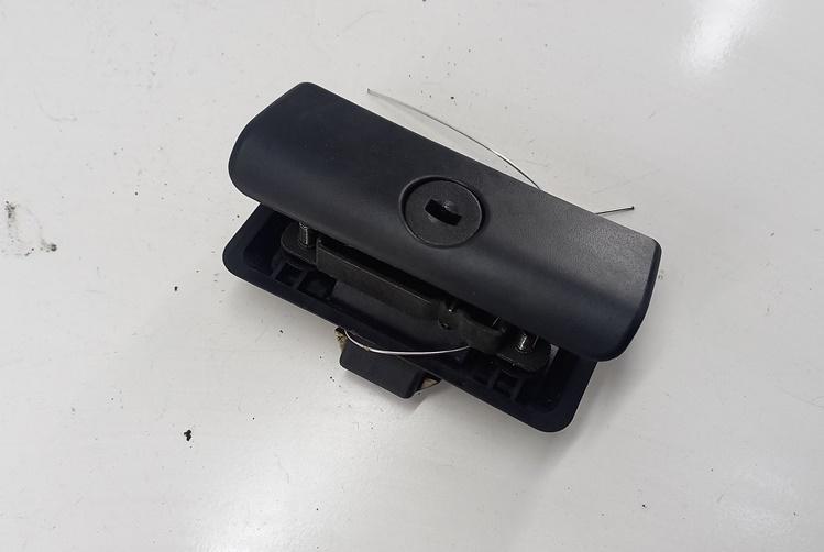 замок бардачка BMW X5 E53 2004, 3.0 л., дизель, АКПП, серый, внедорожник 5 дв. - фото №1