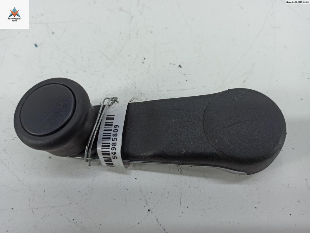 ручка стеклоподъемника Audi 80 8A/B3 1990, 1.6 л., бензин, МКПП, красный, седан, 443837581 - фото №1