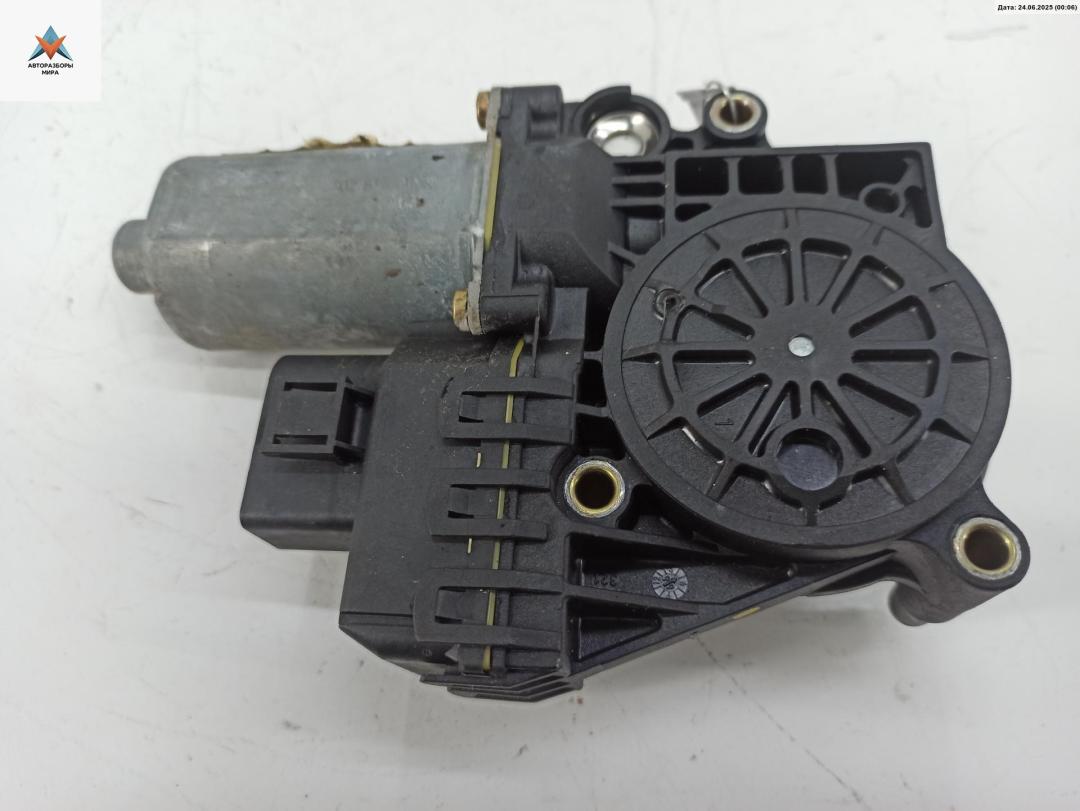 моторчик стеклоподъемника задний правый Audi A6 4B/C5 1999, 1.8 л., Ti, бензин, МКПП, серый, седан, 4B0959802B - фото №1