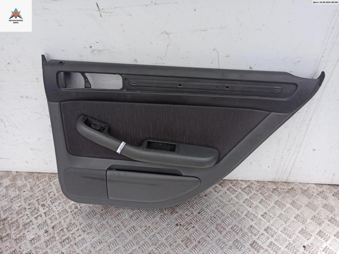 обшивка двери задняя правая Audi A6 4B/C5 1997, 1.8 л., Ti, бензин, МКПП, серый, седан, 4B0867306 - фото №1