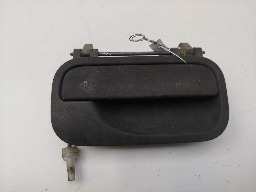 ручка наружная передняя правая Opel Vectra B 1998, 1.6 л., бензин, МКПП, красный, седан, 712 - фото №1