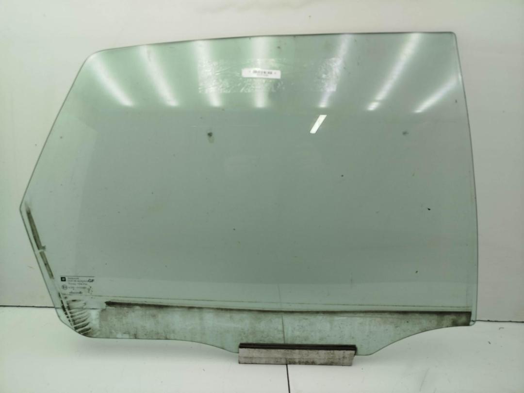 стекло двери задней правой Opel Vectra B 1998, 1.6 л., бензин, МКПП, красный, седан, 43R000981